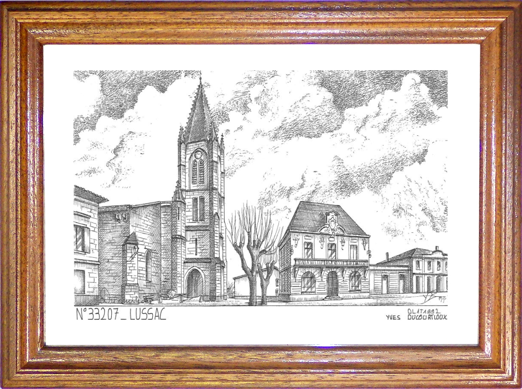 N 33207 - LUSSAC - glise et mairie